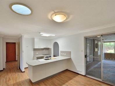 8 Brigadoon Close, Halls Head WA 6210