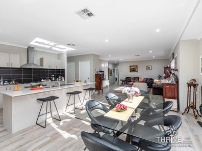 24 Wildflower  View, Piara Waters WA 6112