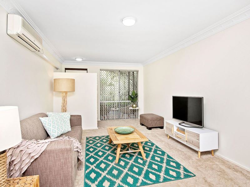 2/1 Marcus Avenue, Booragoon