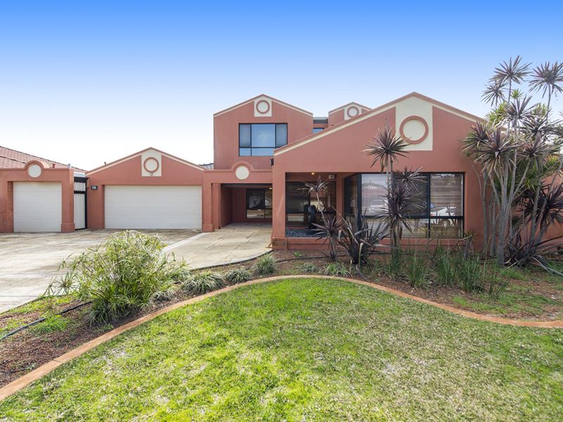 32 BURTONIA PLACE, Canning Vale WA 6155