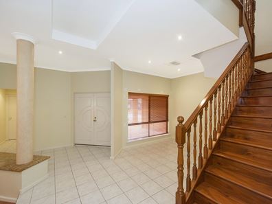32 BURTONIA PLACE, Canning Vale WA 6155