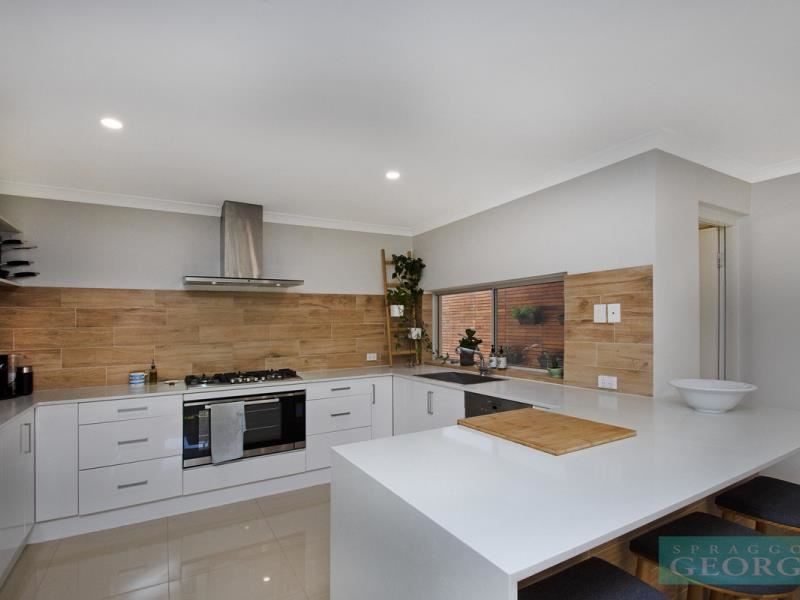 30 Dargin Place, Greenwood