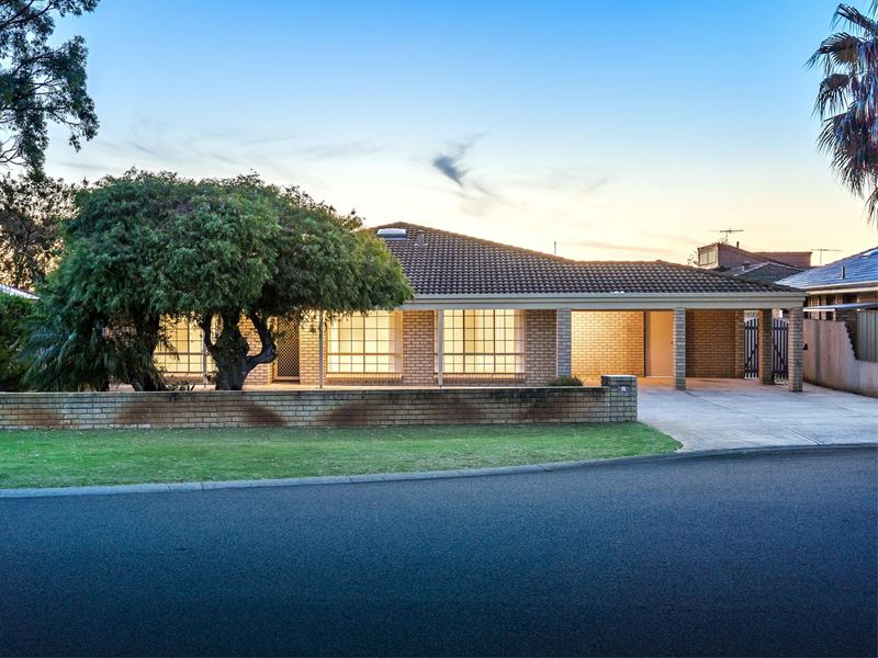 13 Hughes Court, Safety Bay WA 6169