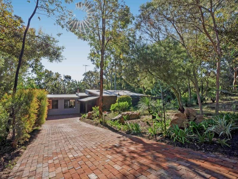 12 Notting Hill Drive, Roleystone