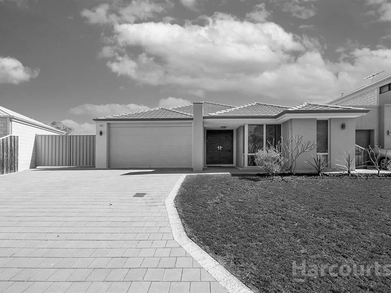 54 Santalum Circus, Halls Head