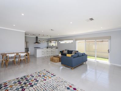 12 Camrose Parkway, Baldivis WA 6171