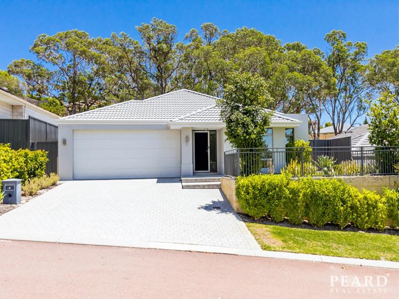 8 Lookout Vista, Edgewater