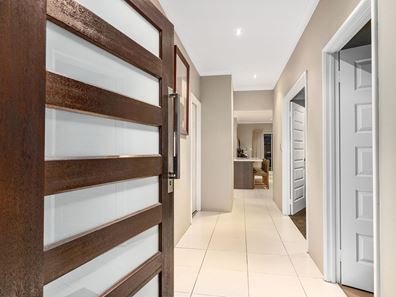 5 Hawter Way, Piara Waters WA 6112
