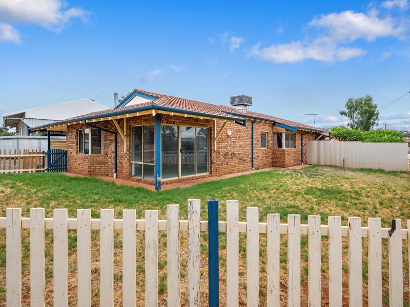 2A Kirwan Court, Hannans WA 6430