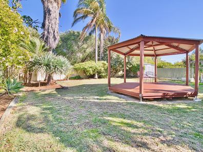 98 Port Royal Drive, Safety Bay WA 6169