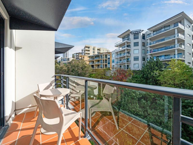 606/112 Mounts Bay Road, Perth