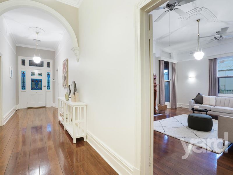 240 Canning Highway, East Fremantle