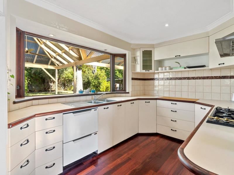 51 Tullamore Avenue, Thornlie