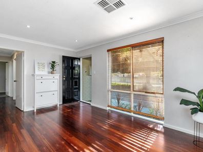 51 Tullamore Avenue, Thornlie WA 6108
