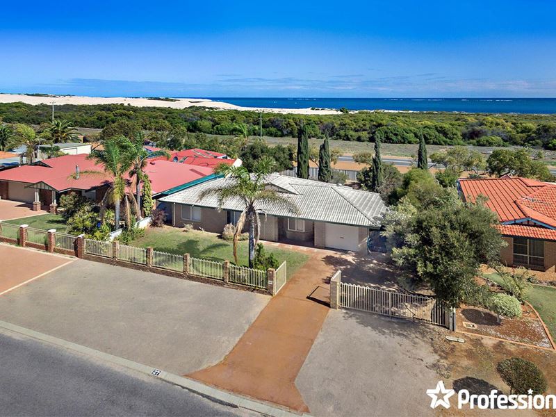 27 Oceanside Drive, Wandina