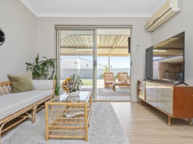 44 Admiralty Crescent, Halls Head WA 6210