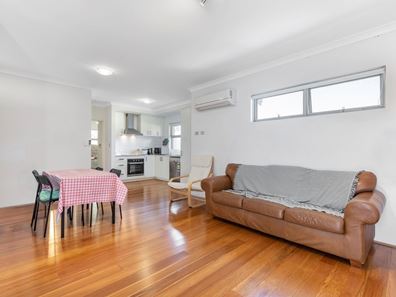 7/4 Hendra Street, Cloverdale WA 6105