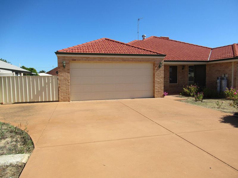 15 Mitchell Heights, Dongara WA 6525