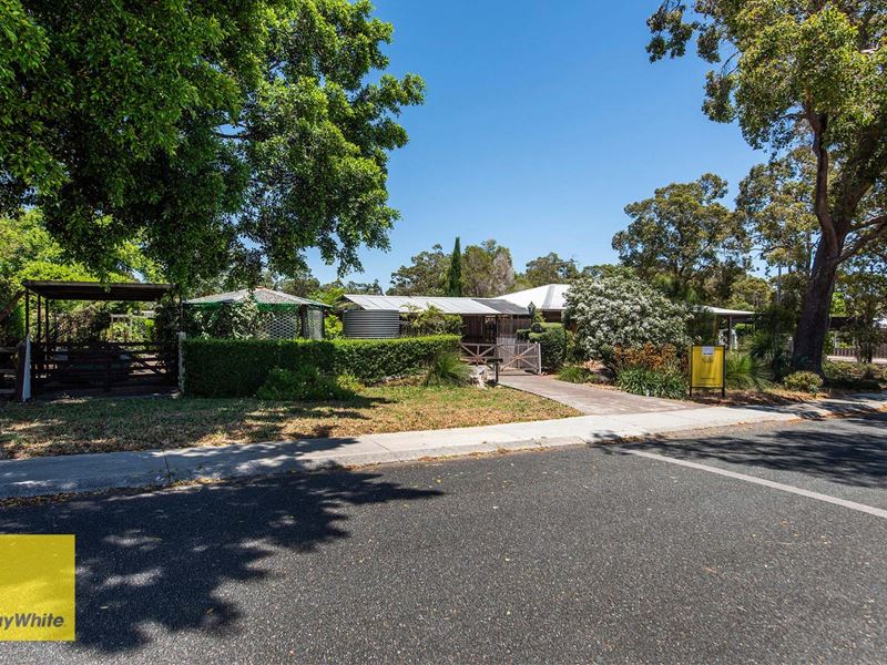 5 White Road, Kalamunda WA 6076