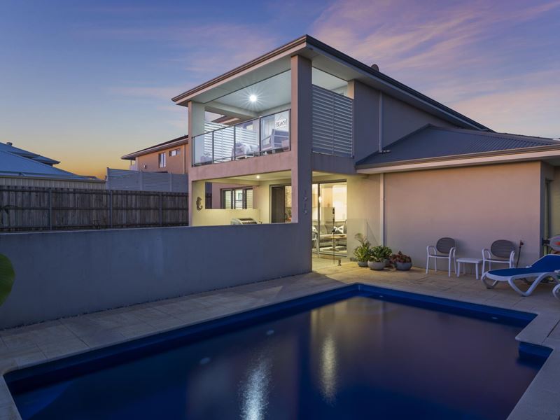 31 Jennerae Bend, Halls Head WA 6210