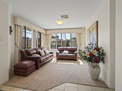 16/6 Heron Place, Maddington WA 6109