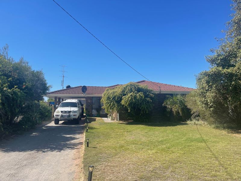 12 Thurkle Square, Dongara WA 6525