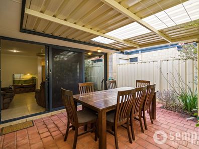 2/12 Dolphin Way, Yangebup WA 6164