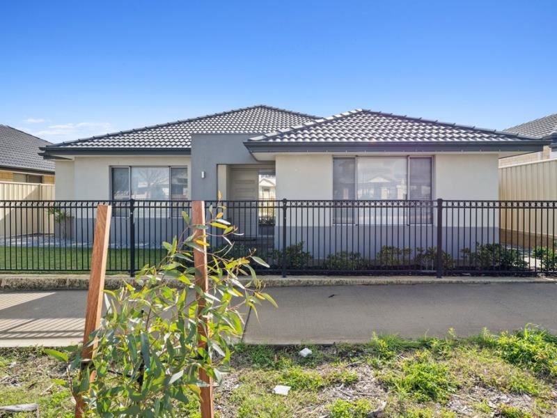 71 Lake Valley Drive, Lakelands