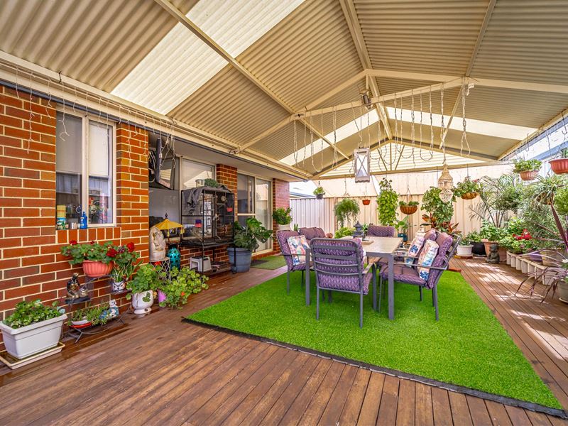 26B Lombadina Parade, Secret Harbour