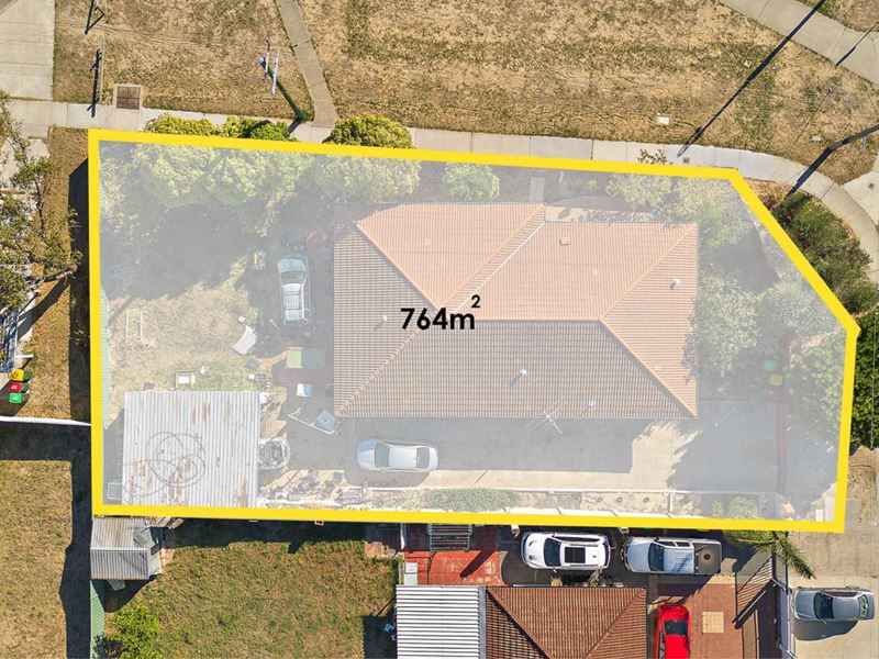 1 Balgonie Avenue, Girrawheen WA 6064