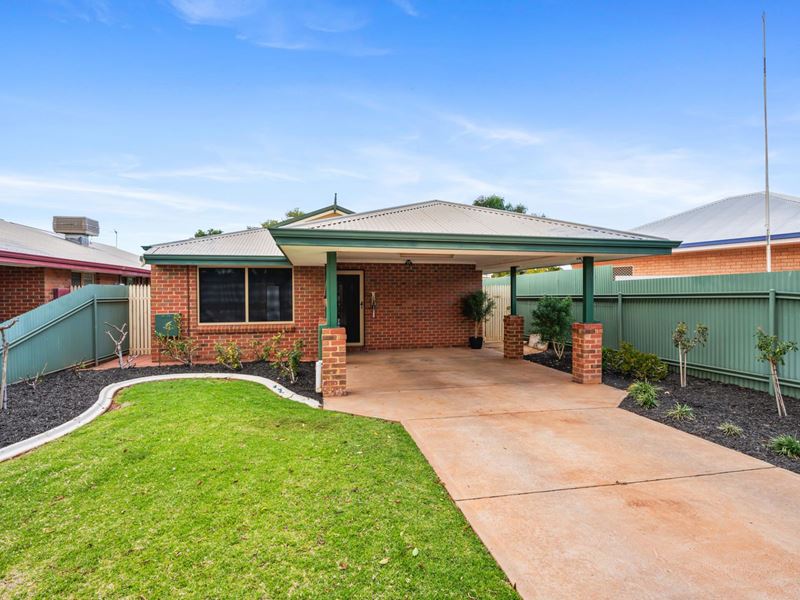 8A Downey Way, Hannans