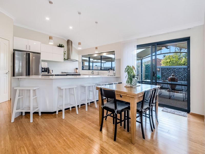 24 Packenham Promenade, Canning Vale