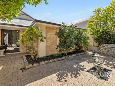 8A Davilak Crescent, Manning WA 6152