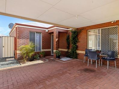 8/4 Moreton Crescent, Warnbro WA 6169