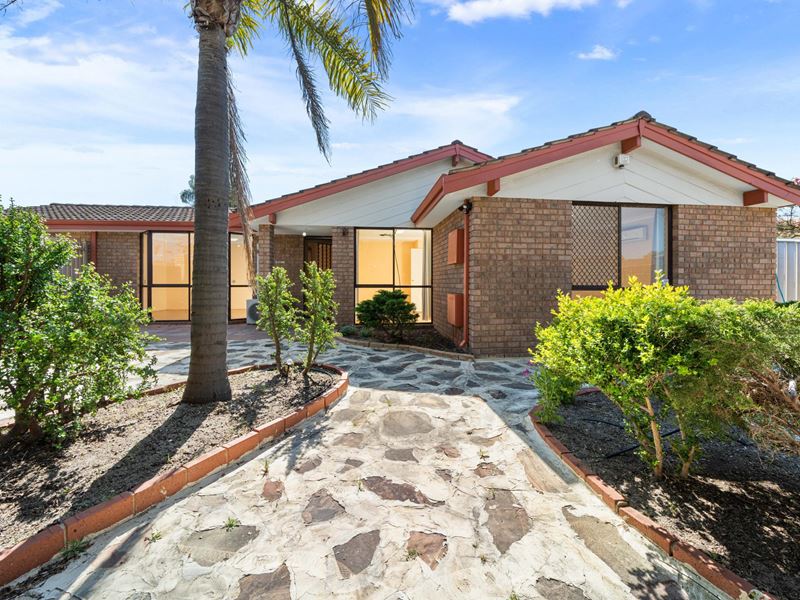 7 Ulcombe Street, Marangaroo WA 6064