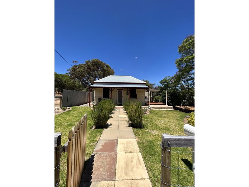 15 Sharow Street, Pingelly