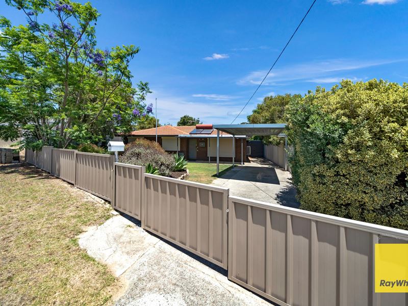 4 Lecky Court, Girrawheen WA 6064