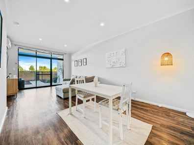 8/2 Cooli Street, Hammond Park WA 6164