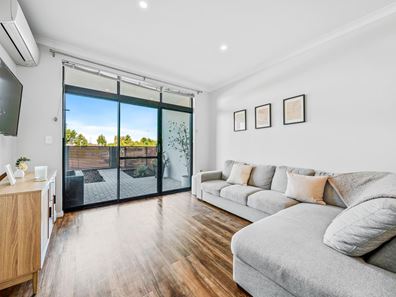 8/2 Cooli Street, Hammond Park WA 6164