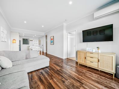 8/2 Cooli Street, Hammond Park WA 6164