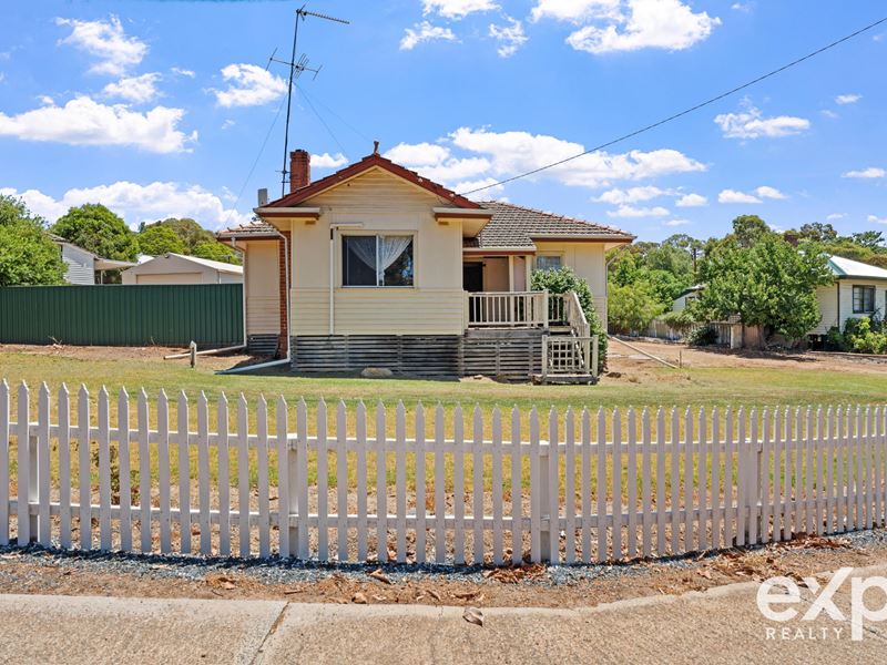 55 Railway Parade, Boyup Brook WA 6244