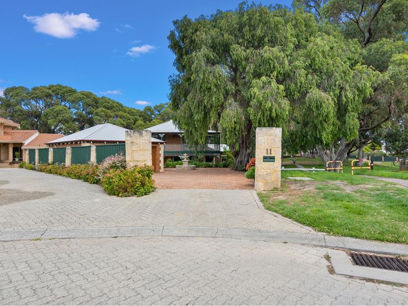 11 Pittwater Close, Kallaroo
