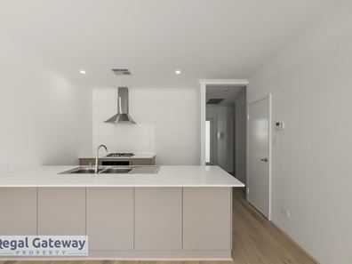 31 Lycaste Parade, Treeby WA 6164