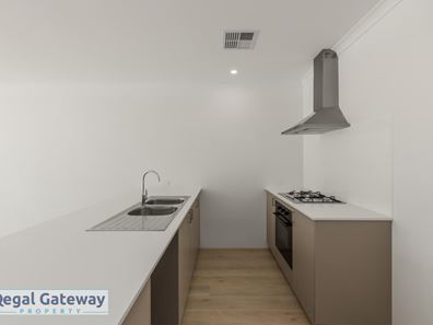 31 Lycaste Parade, Treeby WA 6164