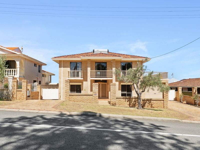 10 Poincaire Street, Stirling WA 6021
