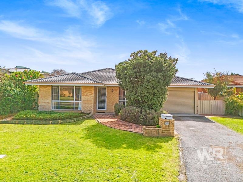 6 Gamble Green, Spencer Park