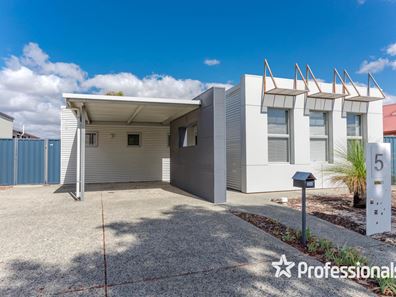 5 Neo Drive, Seville Grove WA 6112