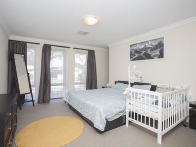 15 Redstone Trail, Ellenbrook WA 6069