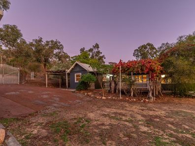 15 Throssell Road, Greenmount WA 6056