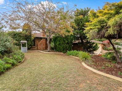 9 Cherry Hills Crescent, Connolly WA 6027